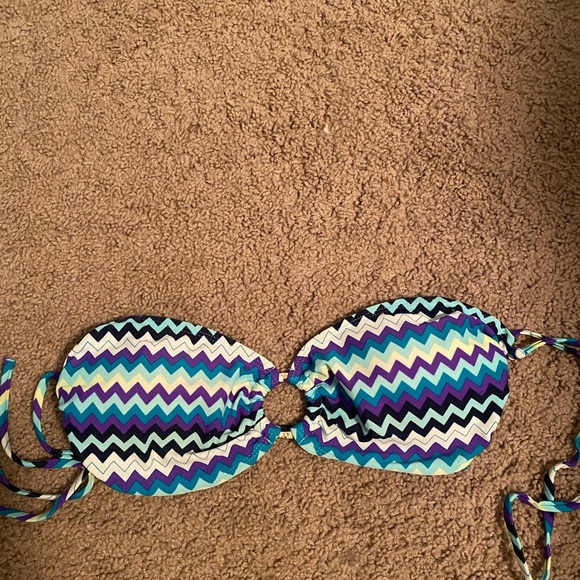 Old Navy bikini top - Picture 1 of 4